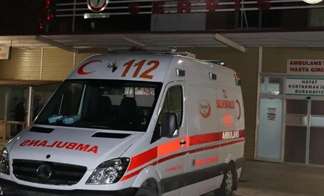 Erzincan'dan Elazığ`a gelmekte olan minibüs nehre düştü: 5 ölü 