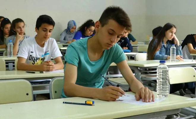 1.8 milyon öğrenci yarın LGS'de ter dökecek
