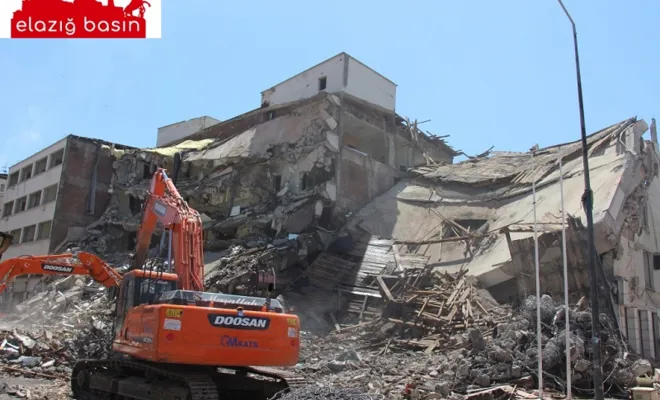 Emektar SGK binası yıkıldı