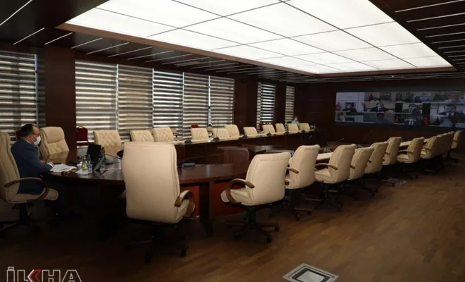 Elâzığ Valisi, İlçe Kaymakamları ile video konferans yoluyla toplantı yaptı