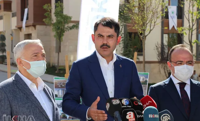 Bakan Kurum, Elâzığ'da 8 bin konutun yıl sonu hak sahiplerine teslim edileceğini söyledi 