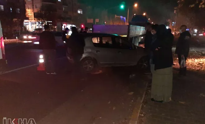 Otomobil kaza yaptı :1 yaralı