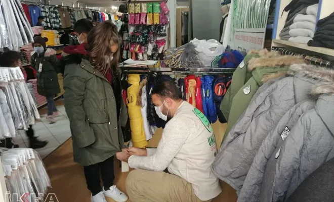 Elazığ Umut Kervanı yüzlerce çocuğu giydirdi