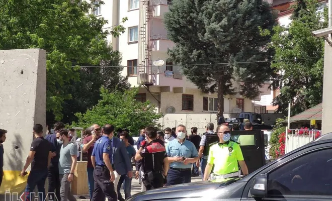 Elazığ`da Karakol önünde ateş açan şahıs ikna sonucu teslim oldu 