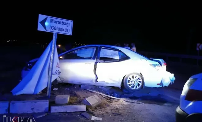 Kovancılar`da  iki otomobil çarpıştı: 4 yaralı 