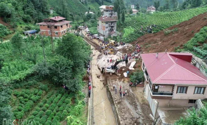 Rize ve Artvin'deki riskli bölgelerde bulunan 303 kişi tahliye edildi