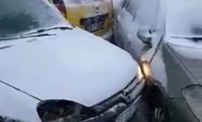 Elazığ’da kar yağışı nedeniyle onlarca araç birbirine girdi 