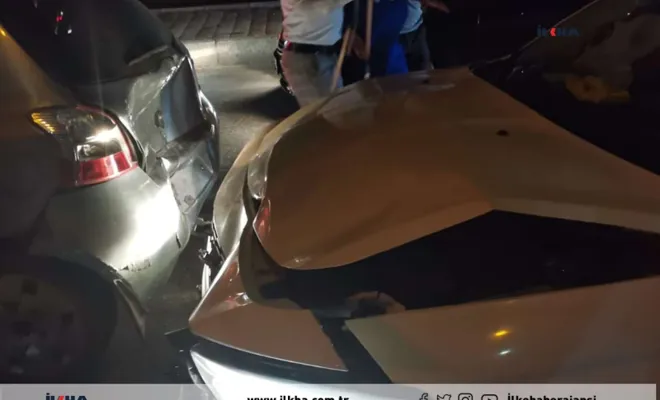 Elâzığ`da kırmızı ışıkta zincirleme trafik kazası 