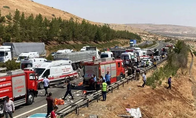 Gaziantep'te zincirleme trafik kazası: 15 ölü, 22 yaralı 