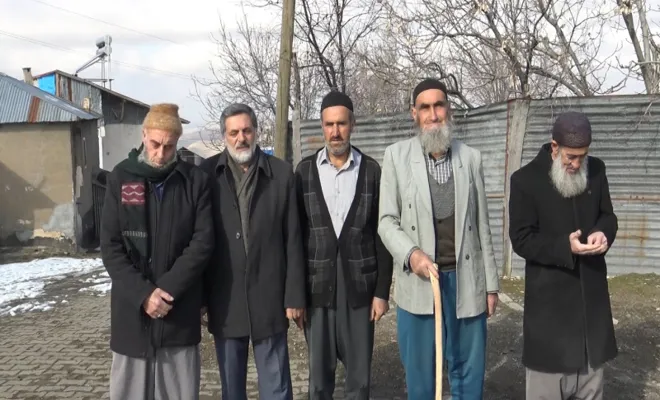 HÜDA PAR İlçe Başkanı ve köy sakinleri domuz sürülerinin ekinlere verdiği zarara dikkat çekti