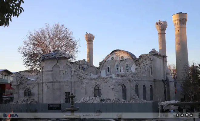 Malatya'da 25 Camii ve 5 Kur’an kursu yıkılırken 3 din görevlisi vefat etti 