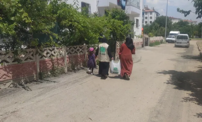 Umut Kervanı Vakfı Elazığ`da Kurban Bayramı öncesi ihtiyaç sahibi ailelere yardım elini uzattı