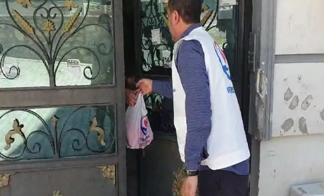 Yetimler Vakfı Elazığ`da yüzlerce yetim aileye kurban eti dağıttı