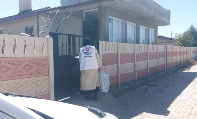 Yetimler Vakfı Palu yetim çocuklara kırtasiye yardımında bulundu