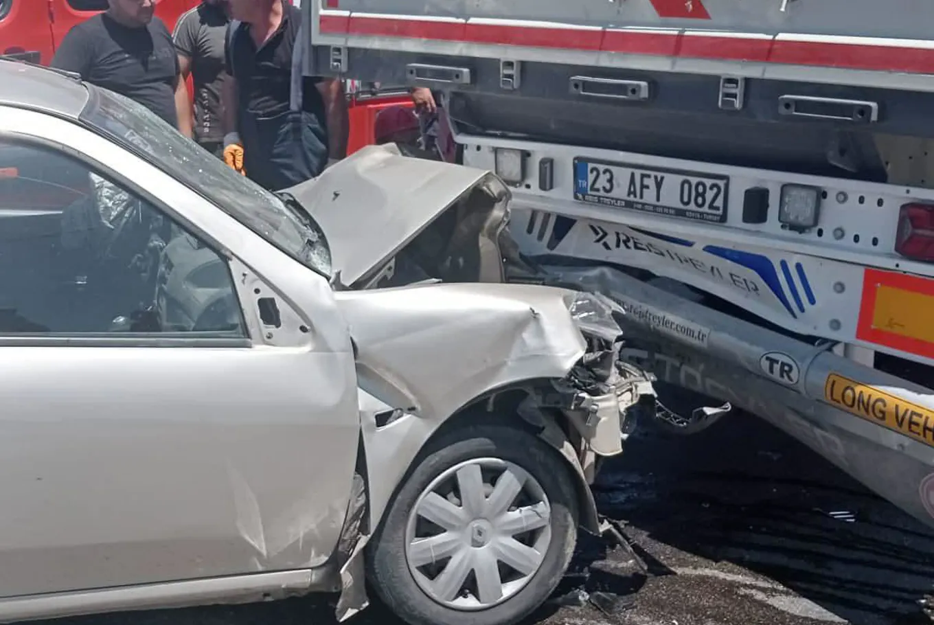 Elazığ’ın Kovancılar İlçesinde Tarlaları Tehdit Eden Yangın