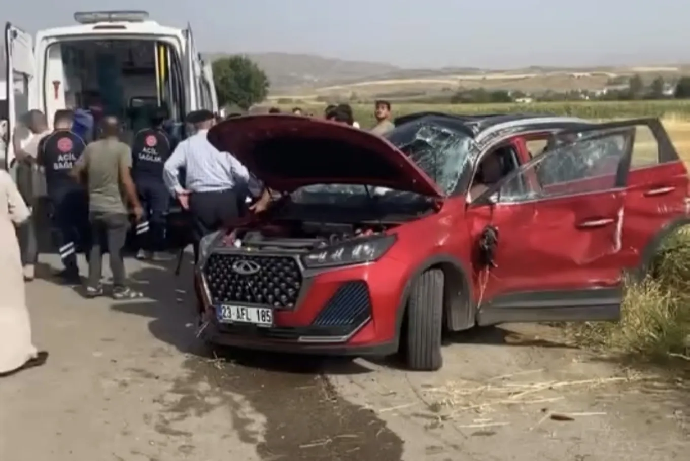 Diyarbakır’dan Hazar Gölü’ne Pikniğe Giden Gençler Kaza Yaptı: 6 Yaralı