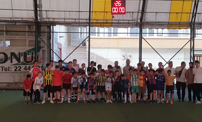 Güneykent Mahallesi'nde Kardeşlik Turnuvası Başladı: Gençler Hem Dinini Öğreniyor Hem Sporla Buluşuyor